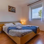 Apartman Apartment Munida IV