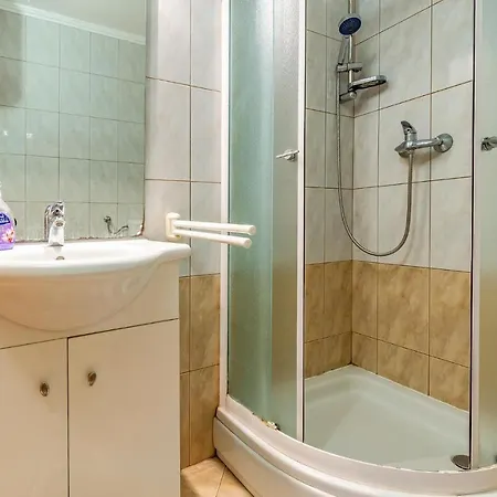 Lovely Apartment In Medulin With Kitchen Apartman *