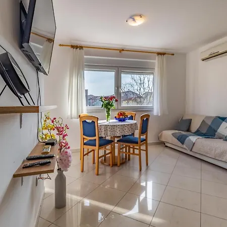 Lovely Apartment In Medulin With Kitchen Apartman Medulin