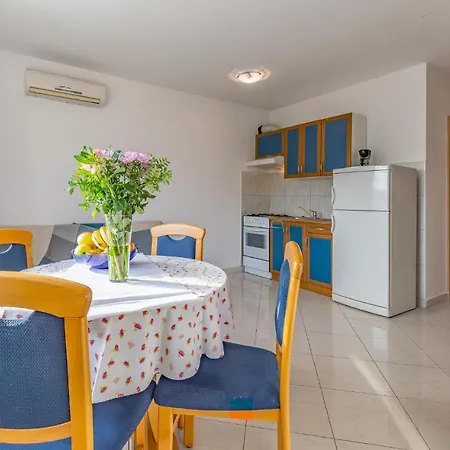 Apartment Lovely Apartment In Medulin With Kitchen *