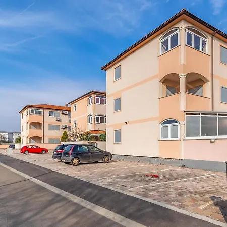 Lovely Apartment In Medulin With Kitchen Apartment