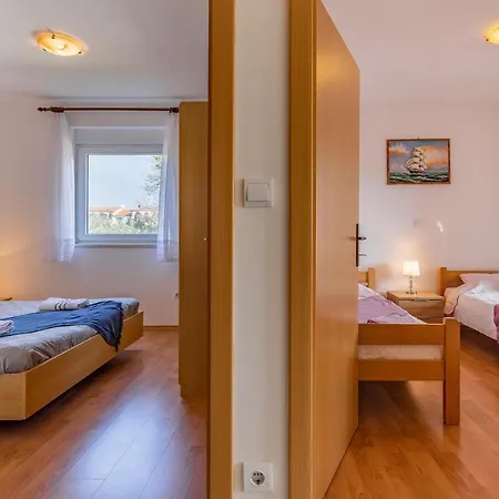 Lovely Apartment In Medulin With Kitchen *