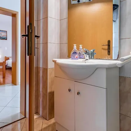 Lovely Apartment In Medulin With Kitchen Apartment