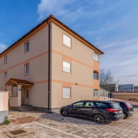 Lovely Apartment In Medulin With Kitchen Apartment