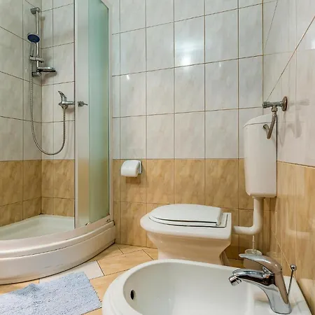 Lovely Apartment In Medulin With Kitchen Medulin